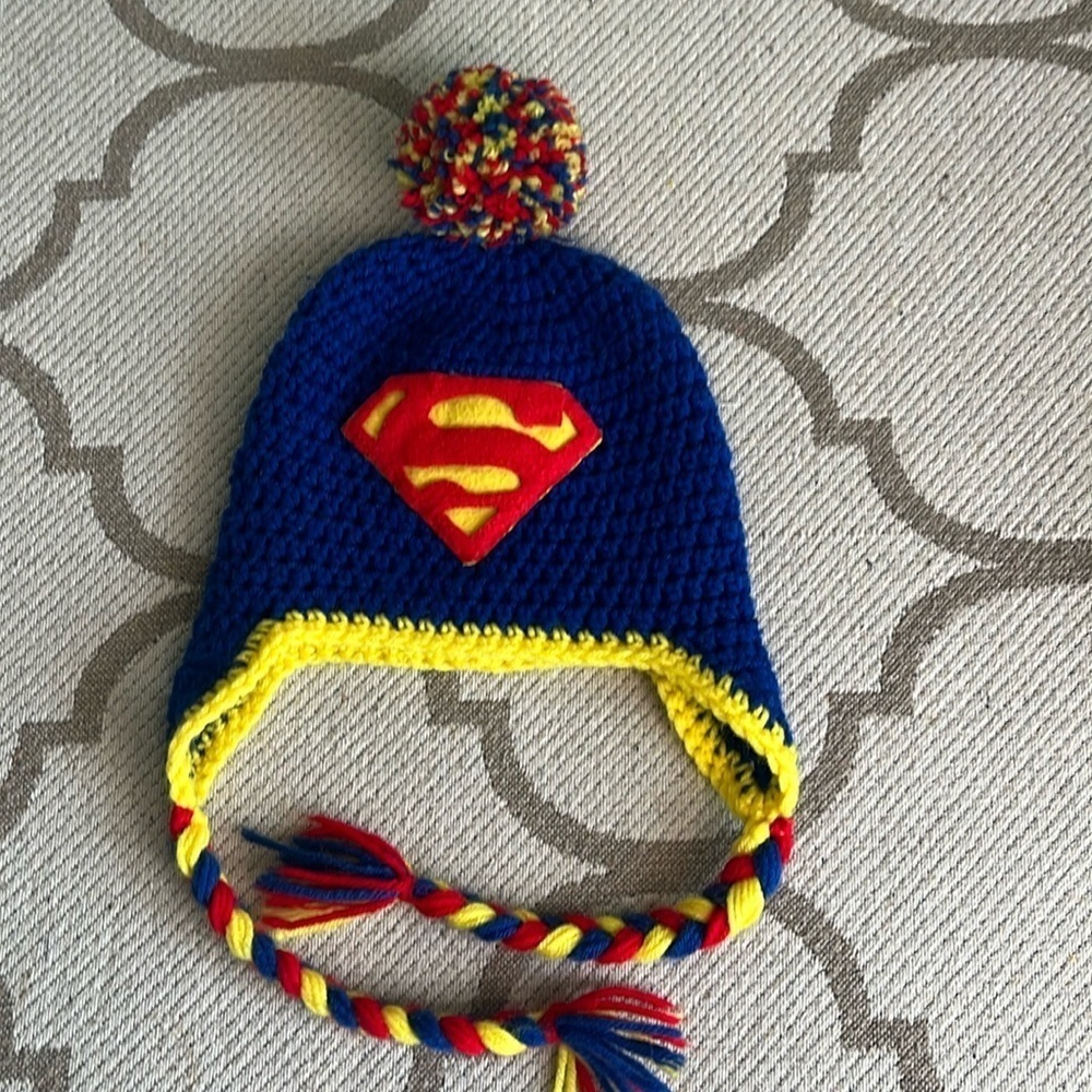 Superman hand knit crocheted winter beanie hat, 3-5 yrs